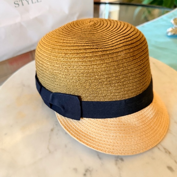 Vintage Two-Tone Straw Hat with Black Ribbon - Picture 5 of 14